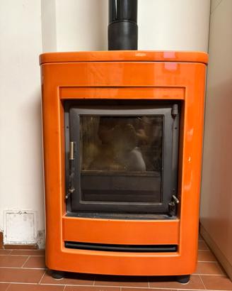Stufa a legna Piazzetta E904S con kit ventilazione