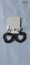 Gioielli tessili fatti a crochet