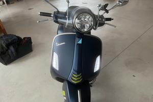Vespa 300 gts hpe