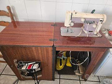 macchina da cucire Necchi anni 70