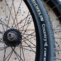 cerchio  MTB 29" attacco filetto e 2 copertoni 29"