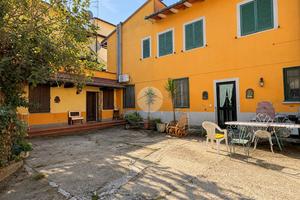 CASA INDIPENDENTE A CAMPI BISENZIO