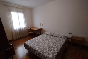 Stanza a Bassano del Grappa vicino a centro studi