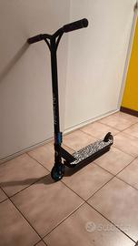 Monopattino freestyle (Whizz Neo)