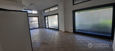 Oristano: Locale per studio, negozio o ufficio