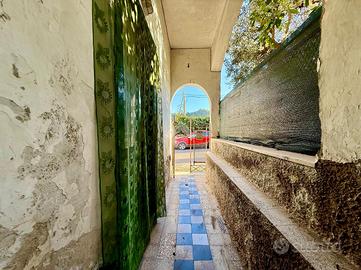 2 LOCALI A BARANO D'ISCHIA
