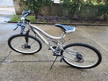 Bici sportiva nuova mai usata