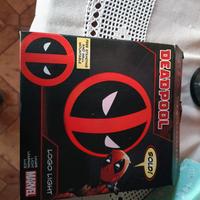 Lampada e portapenne da scrivania a tema Deadpool,