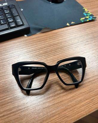 Occhiali Prada originali tenuti molto bene