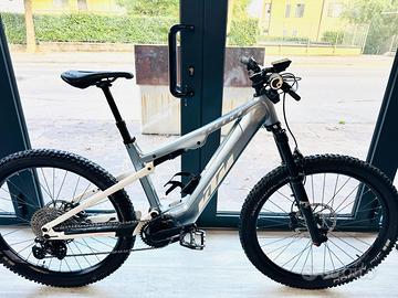 KTM Macina Lycan 771 taglia M solo 1300 KM