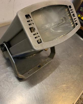 Faretti 4