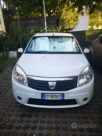 Dacia sandero gpl1 4 mpi laureate