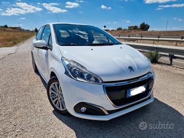 Peugeot 208 PureTech 82 5 porte Allure