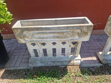 FIORIERE IN CEMENTO BIANCO