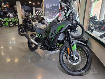 Kawasaki KLE 500 SE My 2026 Prove su Strada