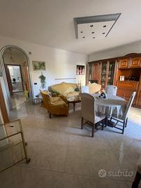 VILLA A SCHIERA A NOLA