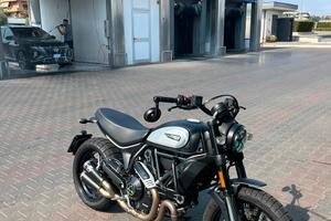 DUCATI SCRAMBLER 800
