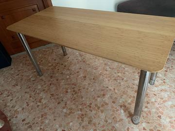 Scrivania IKEA 140x65 con gambe regolabili
