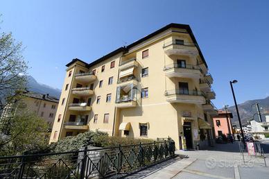 4 LOCALI A SAINT-VINCENT