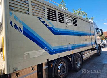 Cassa scarrabile cavalli
