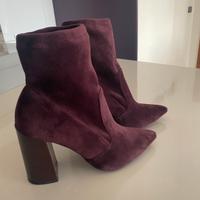 Stivaletti colore bordeaux scamosciati