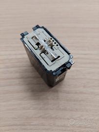 Dimmer connesso KD4411C Bticino living Now
