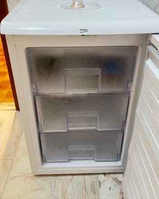 Congelatore BEKO a 3 cassetti