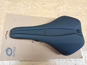 Sella Prologo Akero R 160 Steel -  nero 250 x 160 