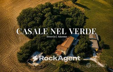 Casa indipendente di 700 m² con più di 5 locali e 
