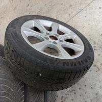 Gomme invernali 225/50 e cerchi 17” originali BMW