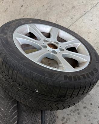 Gomme invernali 225/50 e cerchi 17” originali BMW
