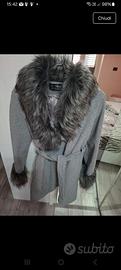 Cappotto con pelliccia sintetica 