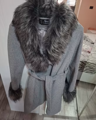 Cappotto con pelliccia sintetica 
