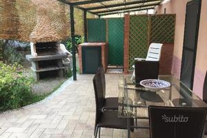 Bilocale con giardino sul Lungomare, vicino Cefalù