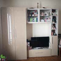 Armadio e parete attrezzata