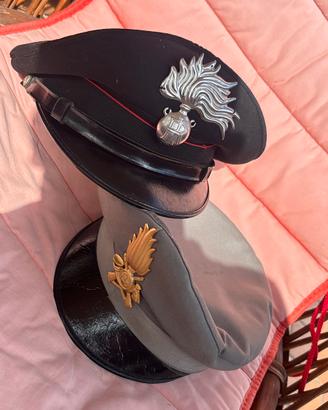 Lotto due berretti Militari vintage