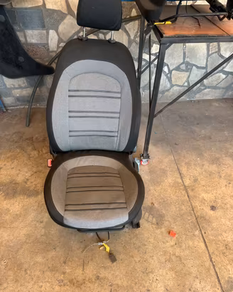 Tappezzeria fiat punto evo  5 porte pulita