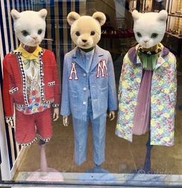 Manichino orsetto negozi Gucci