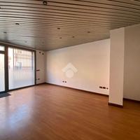 NEGOZIO A BUSSOLENGO