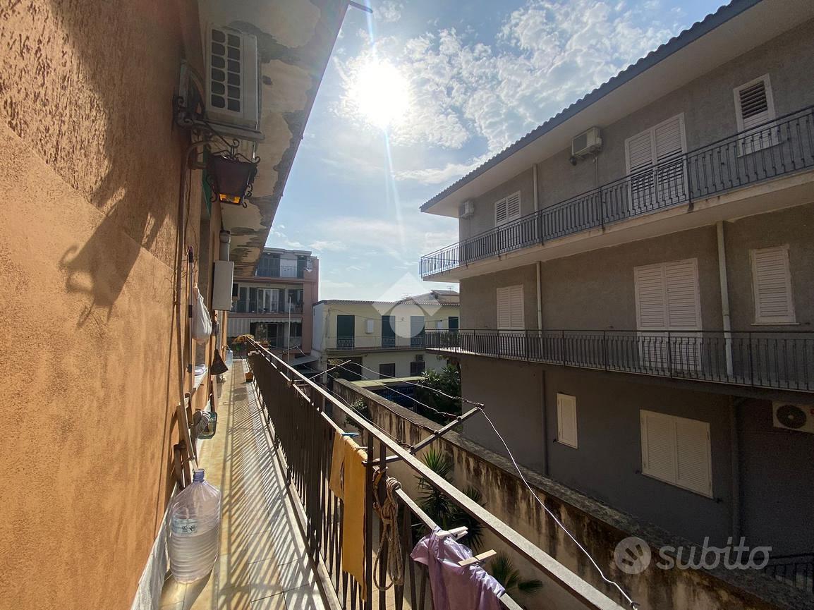 4 LOCALI A GRUMO NEVANO - Vista 2