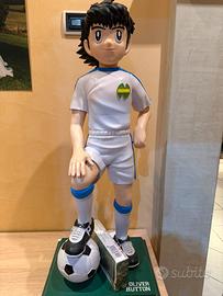 statua oliver hutton