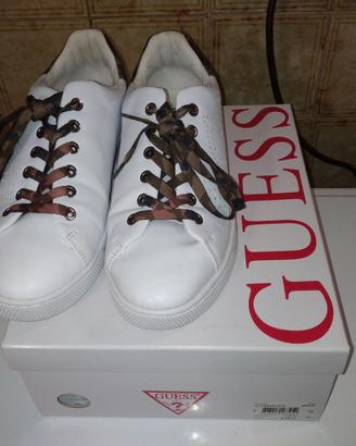 Sneakers GUESS