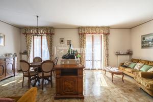 Ampio trilocale con garage, soffitta e cantina