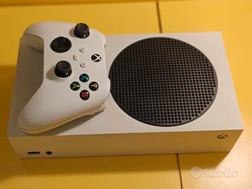 Xbox serie S con cuffie da gaming