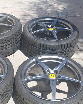 cerchi ferrari 458 con gomme