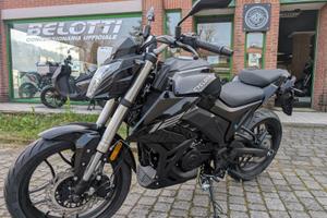 NUOVA Cyclone Battlo 5s 125 - Design Racing, ABS