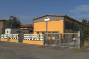 Capannone+ uffici + area esterna 808 mq