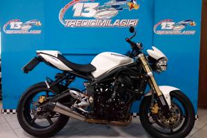 TRIUMPH STREET TRIPLE 675