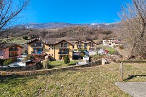 BILOCALE SEMINUOVO CON 2 BALCONI e POSTI AUTO