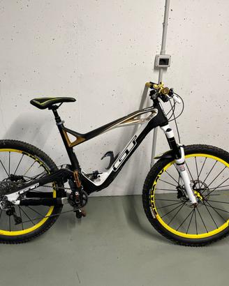 GT CARBON PRO R